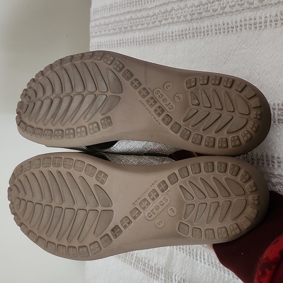 Crocs capri shimmer xband  summer sandal, slip on, neutral sandals. Women's  7 - Picture 3 of 7